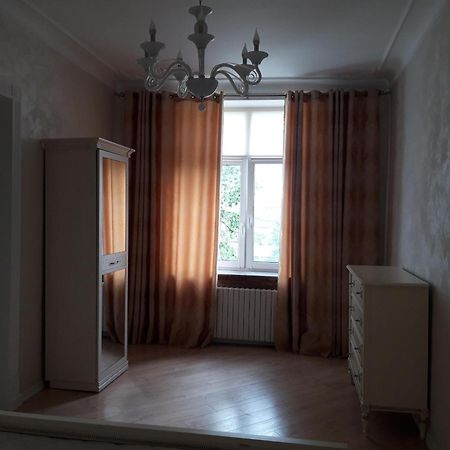 Luxury Apartment In The Center キシナウ エクステリア 写真